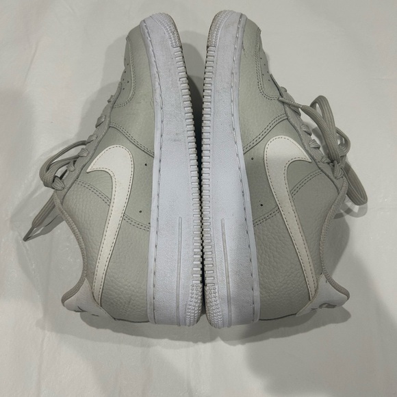 Nike Air Force 1 Light Bone/ White Big Kids Shoe - Picture 6 of 7